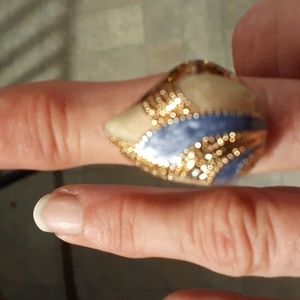 Beautiful handpainted blue cream and goldtone ring size 7